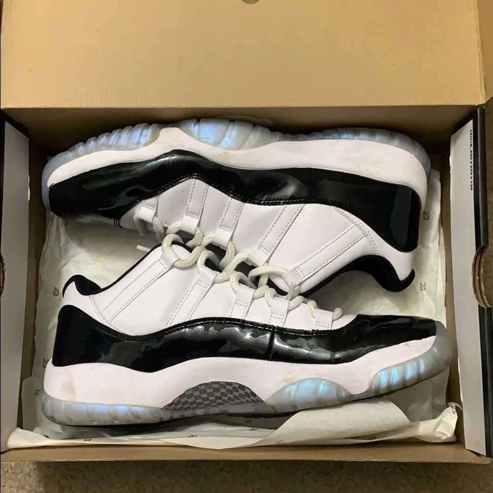 Jordan 11 Low Iridescent Emerald Low Size 10